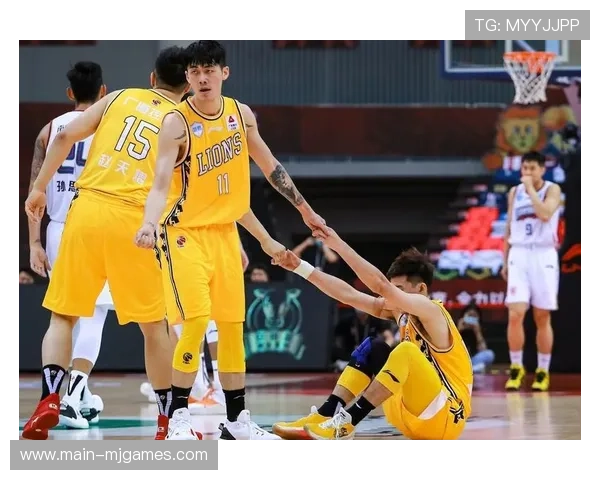 广厦队为刘铮庆生,团队氛围融洽