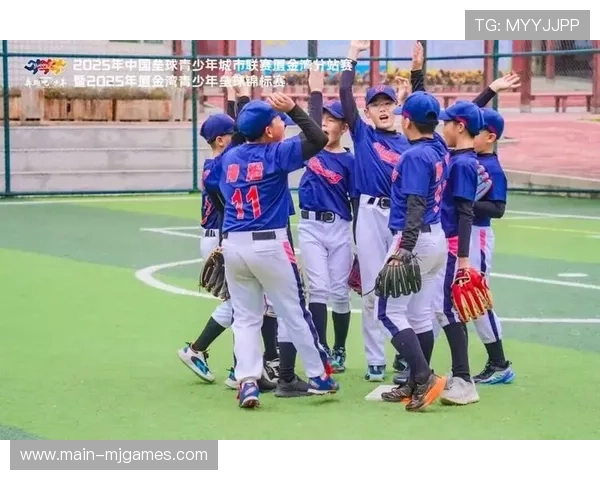 厦金湾青少年垒球锦标赛开幕，28支两岸队伍近700名选手同场竞技